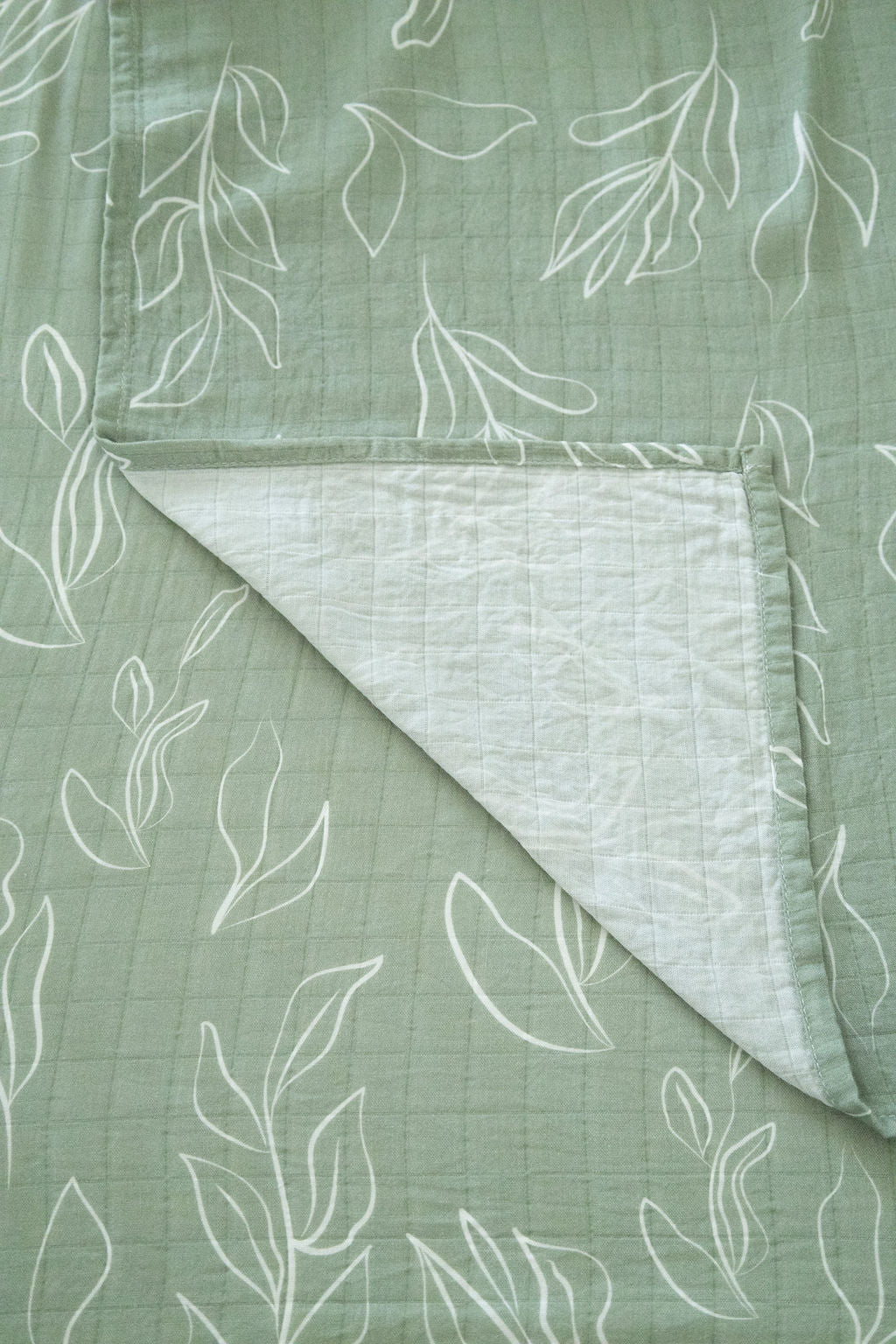 Organic Bamboo Cotton Blend Crib Sheet in Natural Oasis Willow