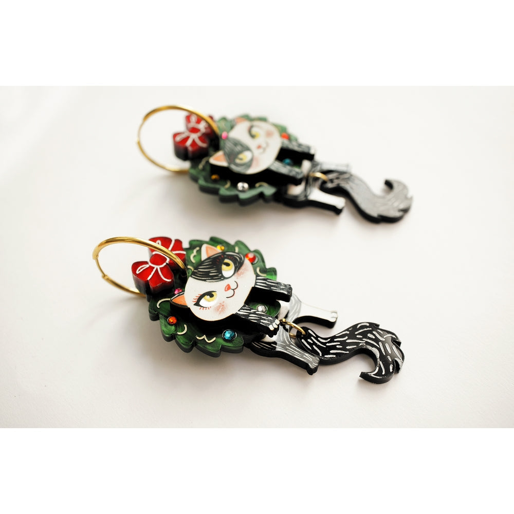 Cat in A Christmas Wreath Earrings by Laliblue