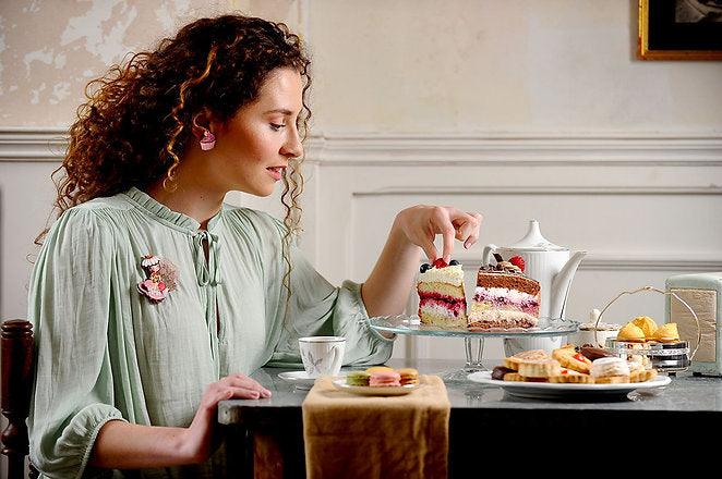 Flower Tea Brooch by Laliblue