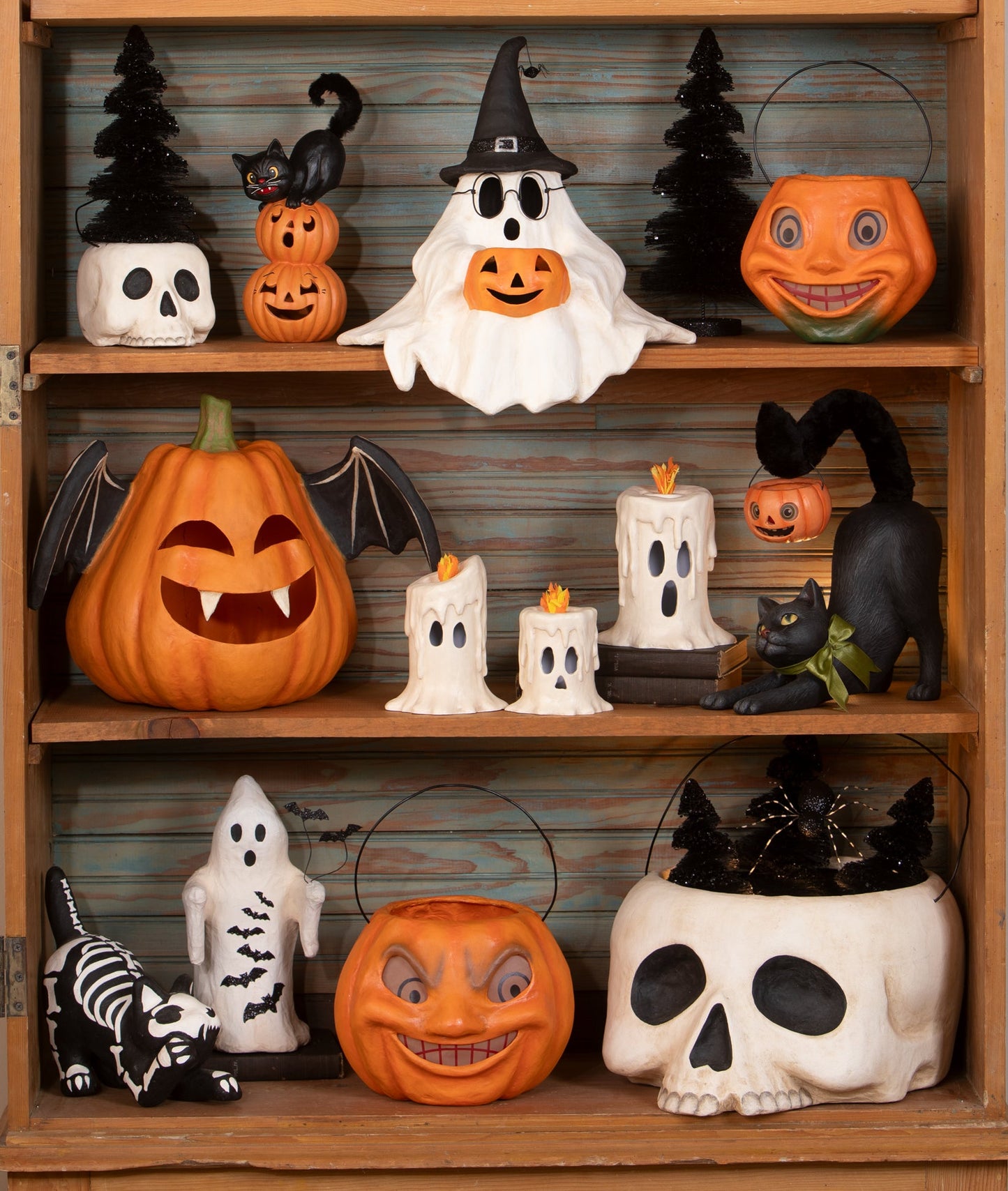 Small Pumpkin Stack Black Cat | Halloween Decor | Bethany Lowe