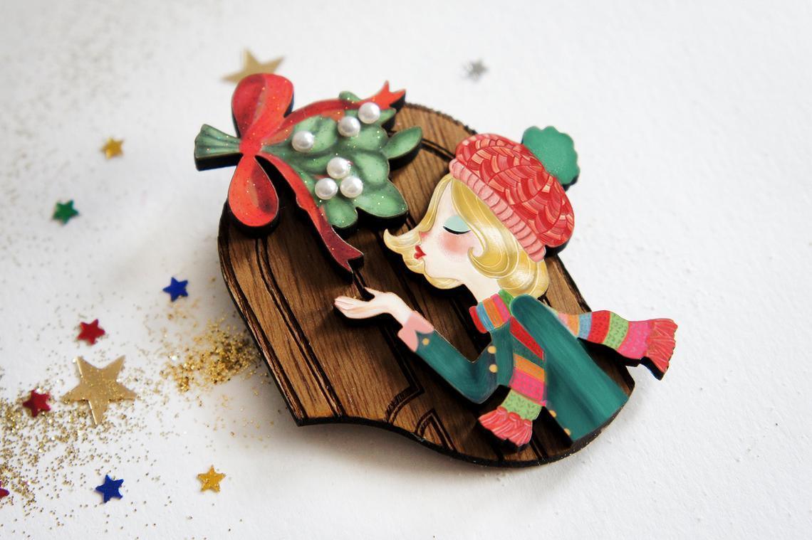 Kiss Me Under the Mistletoe Brooch by Laliblue