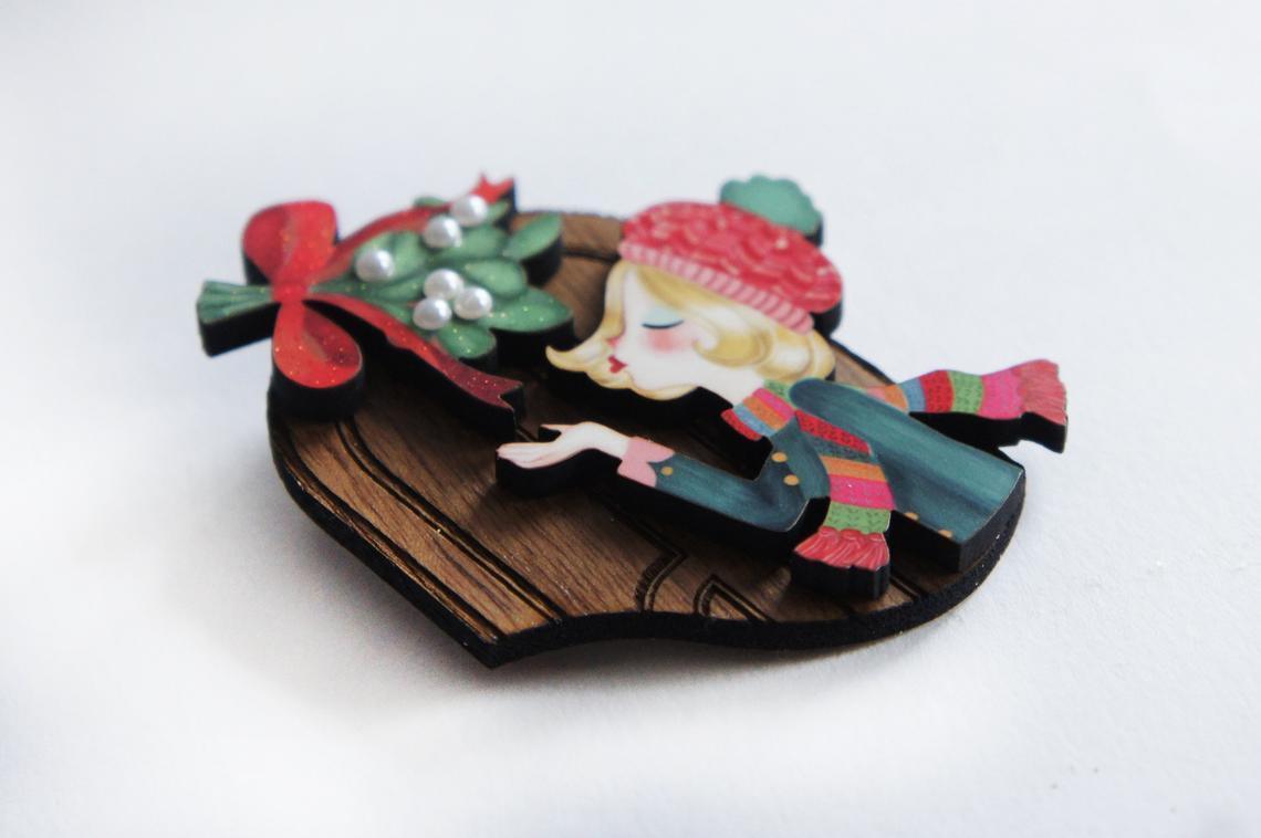Kiss Me Under the Mistletoe Brooch by Laliblue