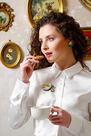Relax Tea Brooch by Laliblue