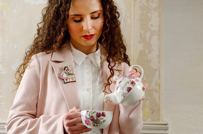 Tea Pin Up Brooch by Laliblue