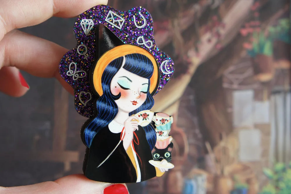 Witch Reading Tasseomancy Brooch by Laliblue