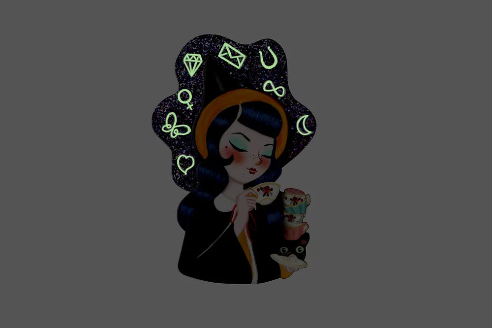 Witch Reading Tasseomancy Brooch by Laliblue